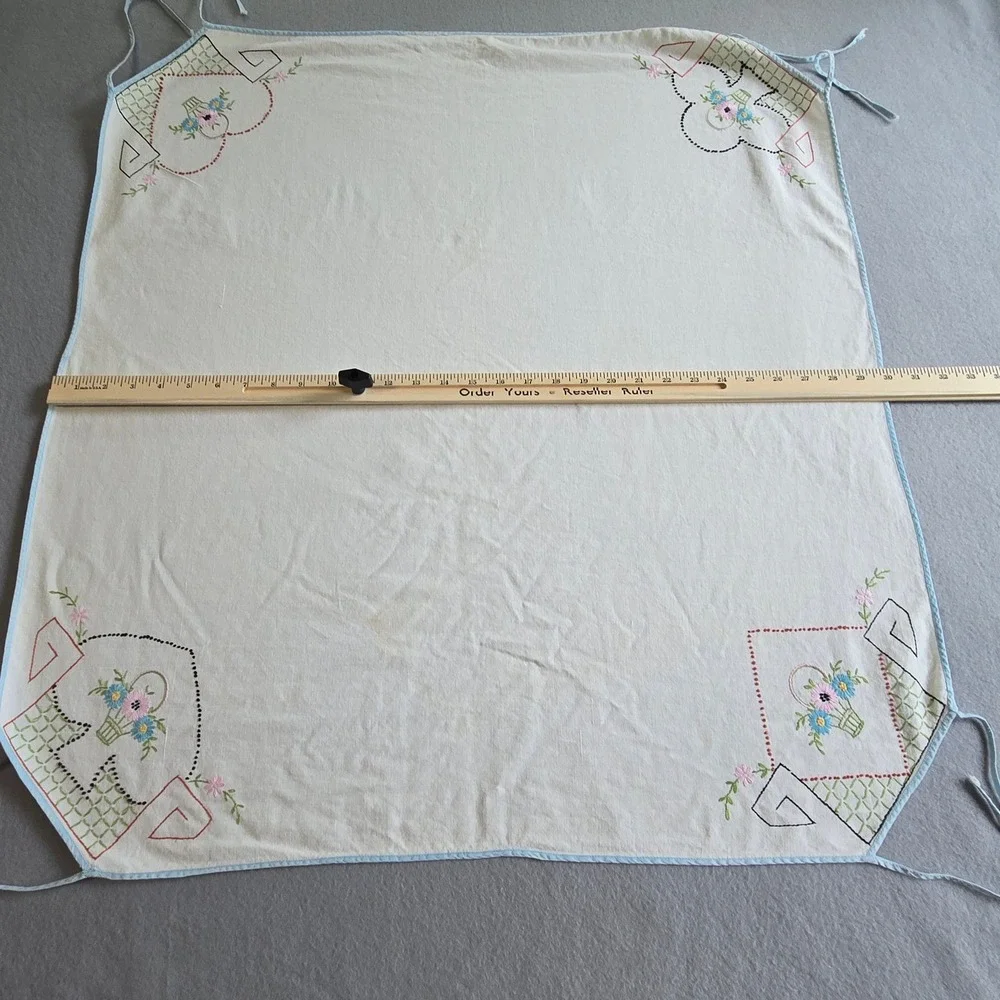 Unbranded Vintage Tablecloth OS Cream Floral Hand Embroidered Basket Cottagecore